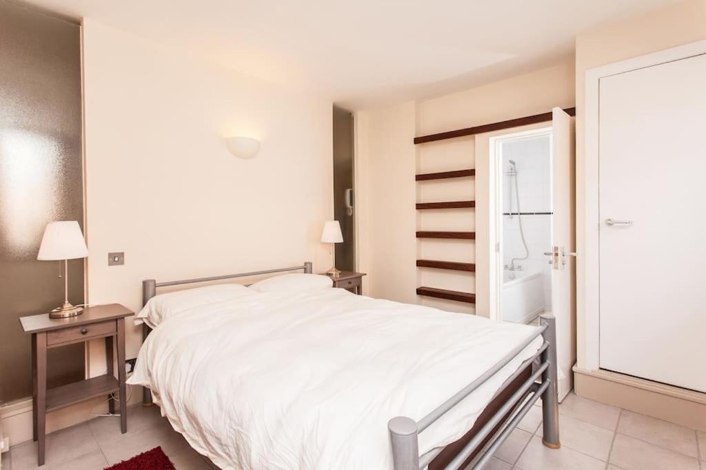 Awesome Apartment In The Heart Of Camden Town Londen Buitenkant foto