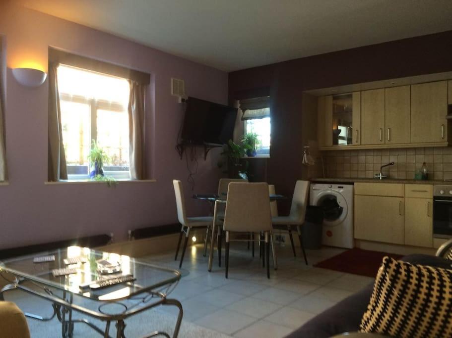 Awesome Apartment In The Heart Of Camden Town Londen Buitenkant foto