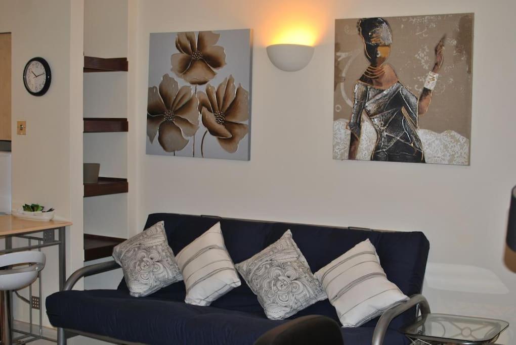 Awesome Apartment In The Heart Of Camden Town Londen Buitenkant foto