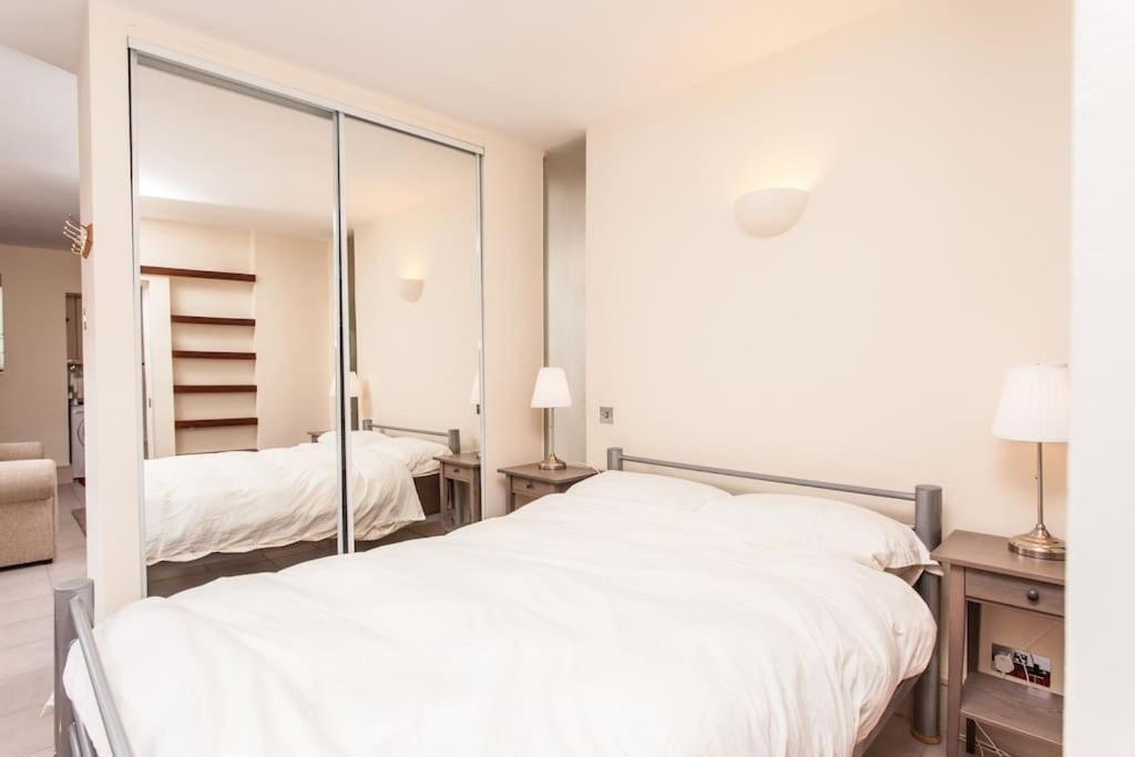Awesome Apartment In The Heart Of Camden Town Londen Buitenkant foto