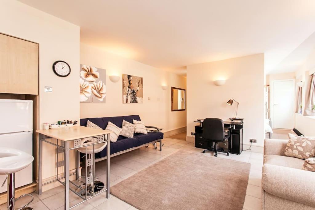 Awesome Apartment In The Heart Of Camden Town Londen Buitenkant foto