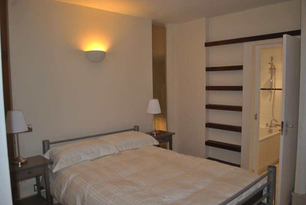 Awesome Apartment In The Heart Of Camden Town Londen Buitenkant foto