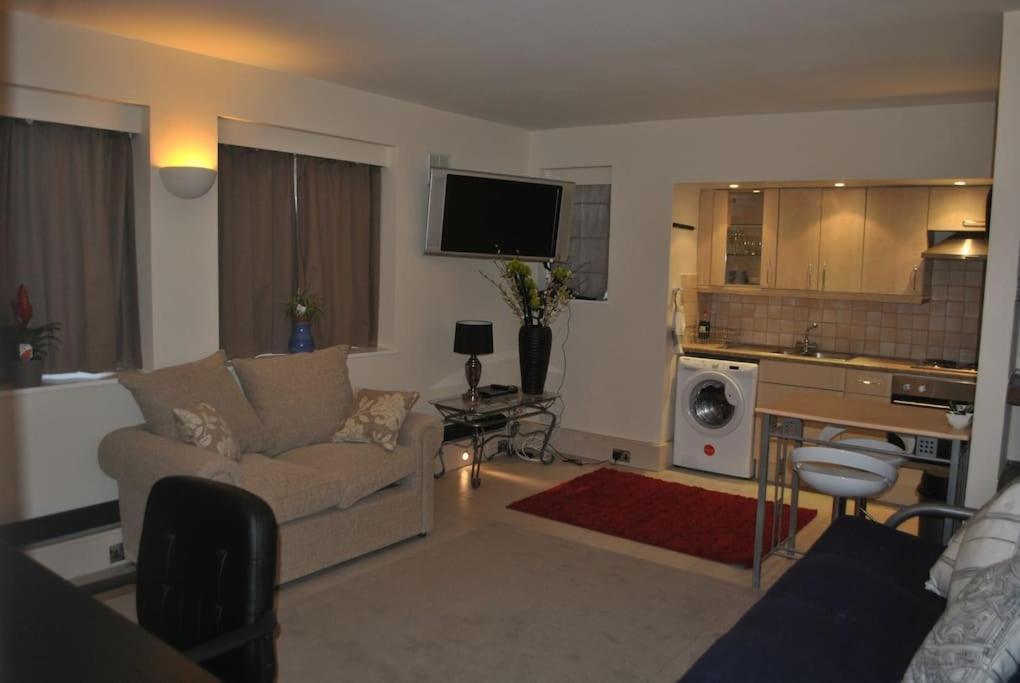 Awesome Apartment In The Heart Of Camden Town Londen Buitenkant foto